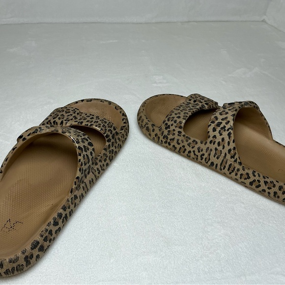 Leopard Pattern Slide Sandals - Picture 4 of 7